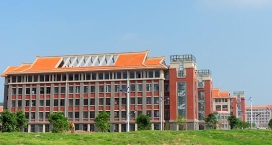北部灣大學在哪里？北部灣大學濱海校區地址是多少？郵編是多少？