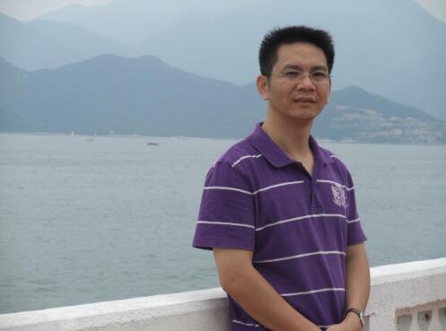 隆廣慶簡歷：南寧師范大學黨委副書記、校長隆廣慶，曾任南寧師范大學數學統計學院院長