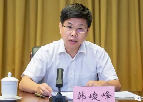 韓峻峰簡歷：桂林航天工業學院黨委書記韓峻峰，曾任北部灣大學黨委書記、校長，廣西機電技術學院院長